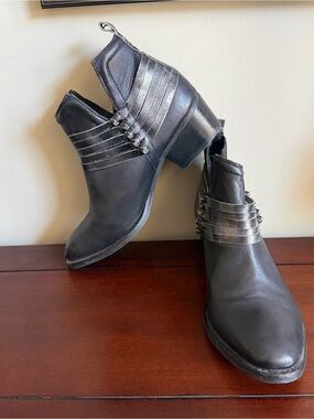 Diba Black Leather Low Boots Skyler